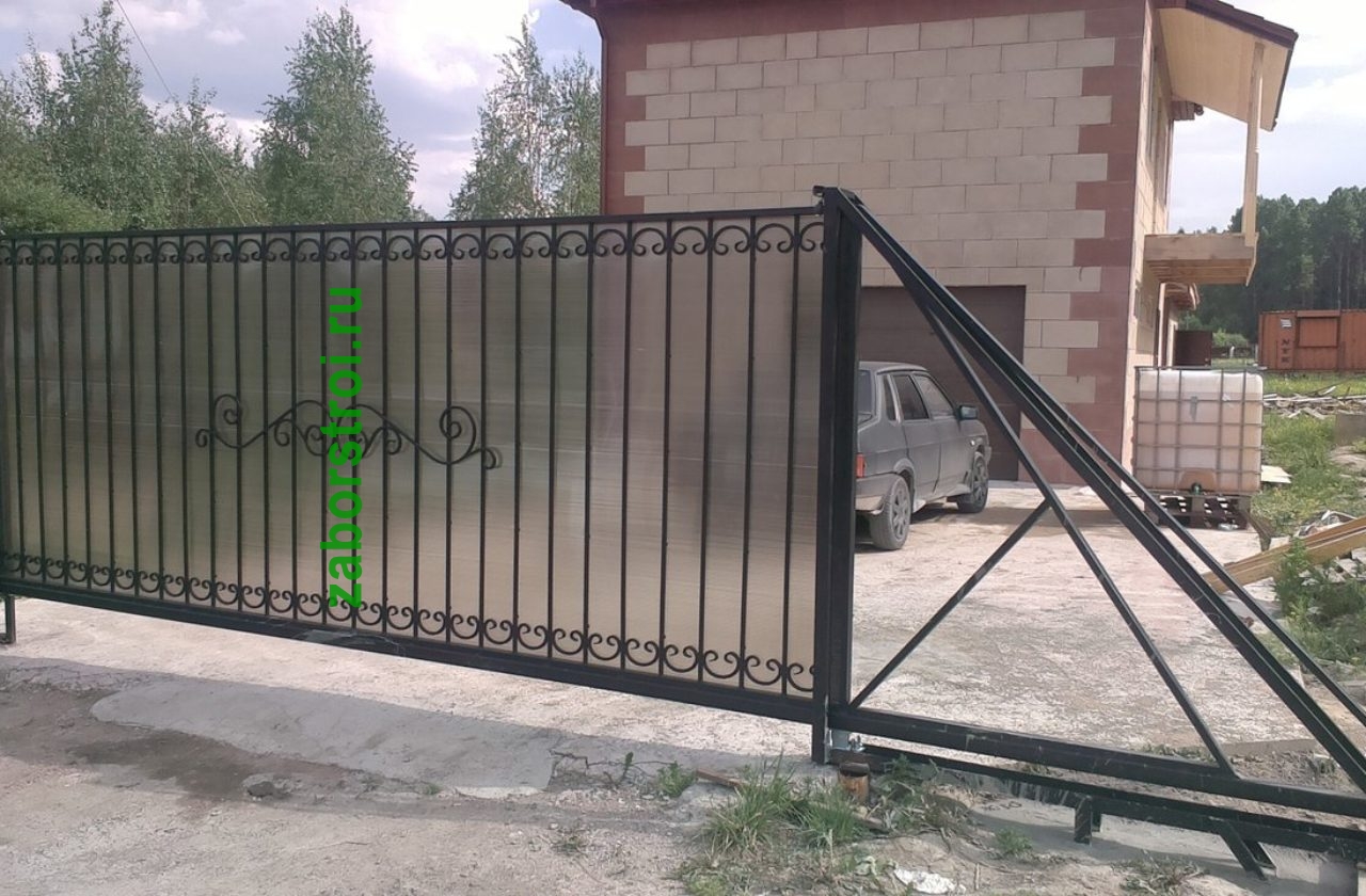 Забор из поликарбоната с автоматическими откатными воротами под ключ с установкой пример 7